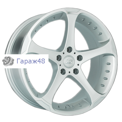 LS 358 R18 / 8J PCD 5x114.3 ET 45 ЦО 73.1 Литые Серебристый